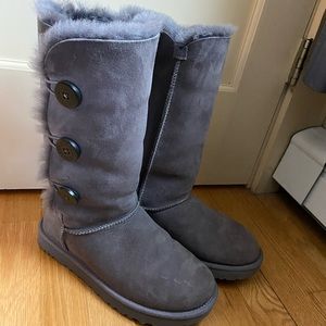 Like New! UGG Bailey Button Triplet II Boot